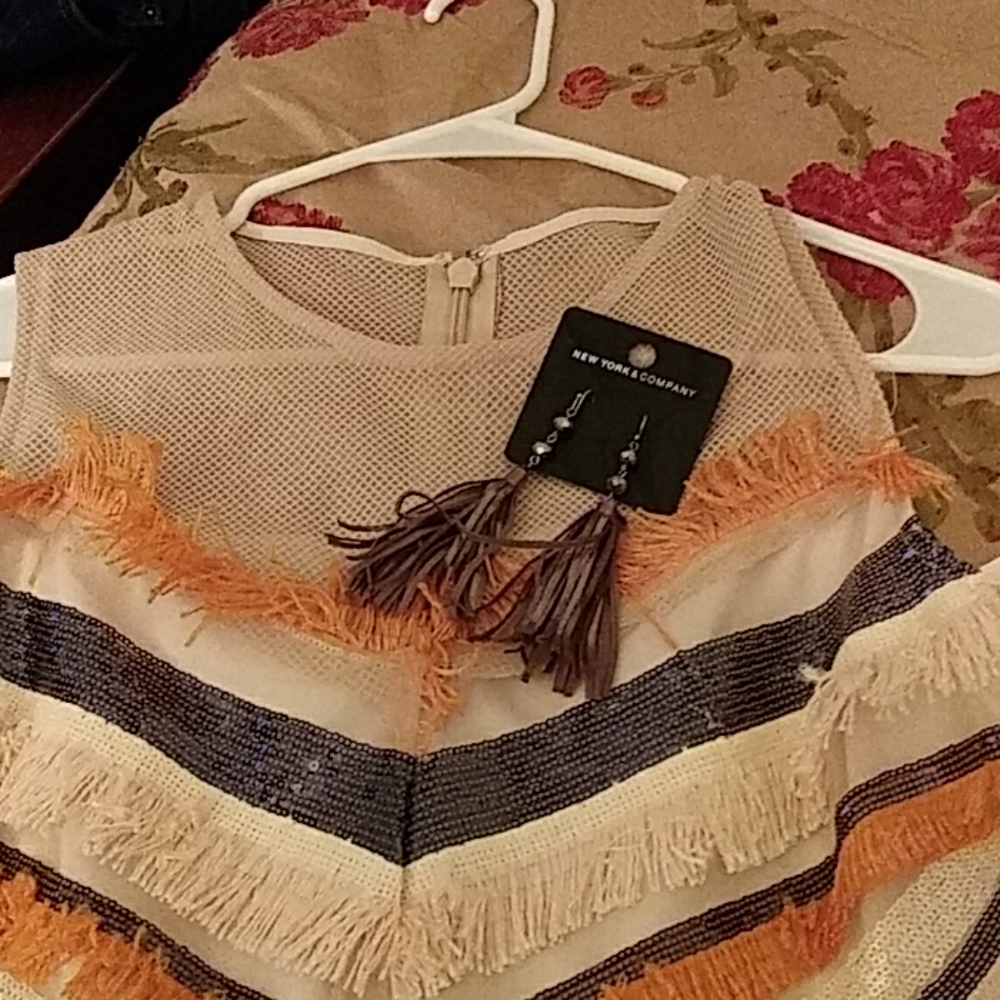 Dress - Picture 8 of 8